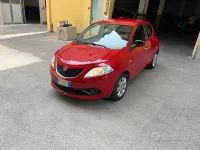 Usata Lancia Ypsilon Platinum 69 CV (50 kW) 2016 Rosso Utilitaria