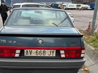 Usata Alfa Romeo 75 120 CV (88 kW) 1990 Blu Berlina
