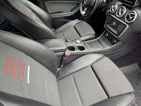 Usata Mercedes A180 Premium 109 CV (80 kW) 2017 Grigio Berlina