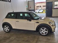 Usata Mini Cooper D 110 CV (80 kW) 2009 Beige Utilitaria