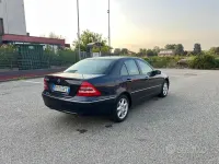 Usata Mercedes C240 Avantgarde 170 CV (125 kW) 2000 Bluazzurro Berlina