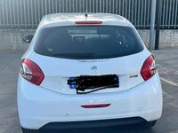 Usata Peugeot 208 68 CV (50 kW) 2015 Bianco Utilitaria