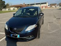 Usata Lancia Ypsilon Platinum 69 CV (50 kW) 2016 Blu Utilitaria