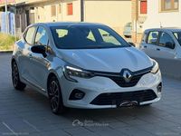 Usata Renault Clio V 140 CV (102 kW) 2021 Bianco Berlina