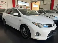 Usata Toyota Auris Touring Sports Lounge 99 CV (72 kW) 2015 Bianco Station wagon
