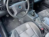 Usata BMW 318 115 CV (84 kW) 1994 Blu Berlina