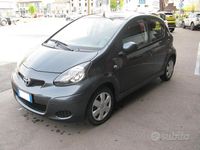 Usata Toyota Aygo 68 CV (50 kW) 2011 Grigio Utilitaria