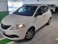 Usata Lancia Ypsilon 60 CV (44 kW) 2016 Bianco Utilitaria