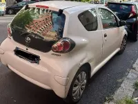 Usado Toyota Aygo 68 HP (50 kW) 2011 Branco Citadino
