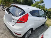 Usata Ford Fiesta Titanium 97 CV (71 kW) 2010 Bianco Berlina