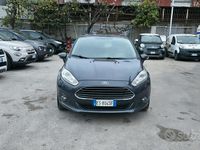 Usata Ford Fiesta Titanium 75 CV (55 kW) 2013 Grigio Berlina