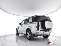 Usata Land Rover Defender SE 250 CV (183 kW) 2023 Grigio SUV