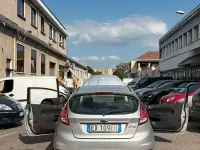 Usata Ford Fiesta 97 CV (71 kW) 2014 Grigio Utilitaria