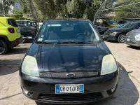 Second-hand Ford Fiesta Ambiente 75 CP (55 kW) 2004 Negru Hatchback