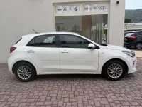 Usata Kia Rio 84 CV (61 kW) 2018 Bianco Berlina
