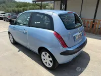 Usata Lancia Ypsilon 69 CV (50 kW) 2006 Bluazzurro Utilitaria