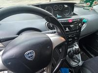 Usata Lancia Ypsilon 69 CV (50 kW) 2014 Grigio Utilitaria