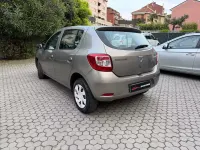 Begagnad Dacia Sandero Lauréate 75 HK (55 kW) 2013 Grå Sedan