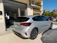 Usata Ford Focus ST 116 CV (85 kW) 2024 Grigio Berlina
