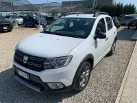 Usata Dacia Sandero Lauréate 90 CV (66 kW) 2017 Bianco Berlina