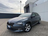 Usata Skoda Superb Style 150 CV (110 kW) 2017 Grigio Station wagon