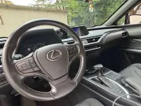 Usata Lexus UX Business Edition 145 CV (106 kW) 2019 Grigio SUV