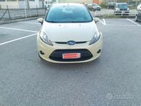 Usata Ford Fiesta 82 CV (60 kW) 2009 Beige Berlina