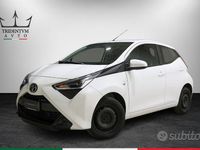 Usata Toyota Aygo X-play 72 CV (52 kW) 2021 Bianco Utilitaria