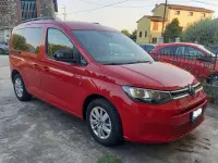 Usata VW Caddy Life 114 CV (83 kW) 2023 Rosso Monovolume
