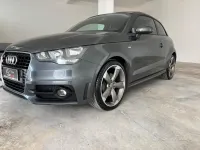 Usado Audi A1 Ambition 105 CV (77 kW) 2011 Gris Utilitario