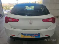 Usata Alfa Romeo Giulietta Super 120 CV (88 kW) 2016 Bianco Utilitaria