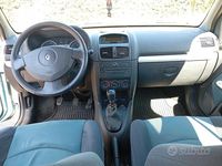 Usata Renault Clio II 75 CV (55 kW) 2004 Grigio Utilitaria
