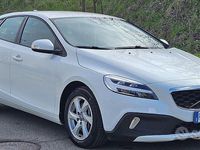 Usata Volvo V40 Summum 120 CV (88 kW) 2017 Bianco Berlina