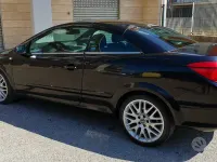Usata Opel Astra 150 CV (110 kW) 2008 Nero Cabrio