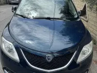 Usata Lancia Ypsilon Silver 69 CV (50 kW) 2017 Bluazzurro Utilitaria