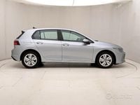 Usata VW Golf VIII Life 116 CV (85 kW) 2025 Grigio Berlina
