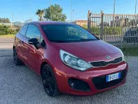 Käytetty Kia Rio 85 HP (62 kW) 2012 Punainen Sedan