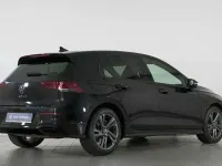 Usata VW Golf VIII R-line 131 CV (96 kW) 2022 Nero Utilitaria