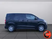 Usata Opel Vivaro-e Combi Enjoy 145 CV (106 kW) 2023 Viola Monovolume