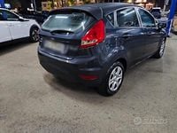 Usata Ford Fiesta 68 CV (50 kW) 2009 Grigio Utilitaria