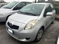 Usata Toyota Yaris Sol 69 CV (50 kW) 2007 Grigio Berlina
