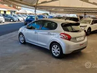 Usata Peugeot 208 68 CV (50 kW) 2012 Grigio Utilitaria