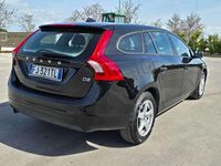 Usata Volvo V60 Summum 120 CV (88 kW) 2017 Nero Station wagon