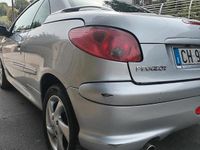 Usata Peugeot 206 CC 109 CV (80 kW) 2003 Grigio Cabrio