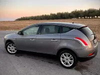 Usata Lancia Delta 90 CV (66 kW) 2013 Grigio Utilitaria