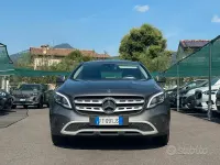 Usata Mercedes GLA200 Business 136 CV (100 kW) 2017 Grigio SUV