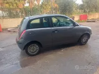 Usata Lancia Ypsilon 70 CV (51 kW) 2004 Grigio Utilitaria