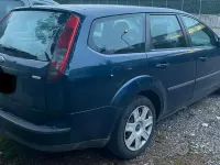 Usata Ford Focus Style 116 CV (85 kW) 2006 Bluazzurro Station wagon