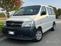 Usata Toyota HiAce 163 CV (119 kW) 2009 Furgone
