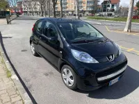 Usata Peugeot 107 Active 68 CV (50 kW) 2012 Nero Utilitaria